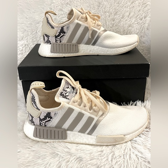 ADIDAS womens nmd r1 snakekin - Picture 2 of 8